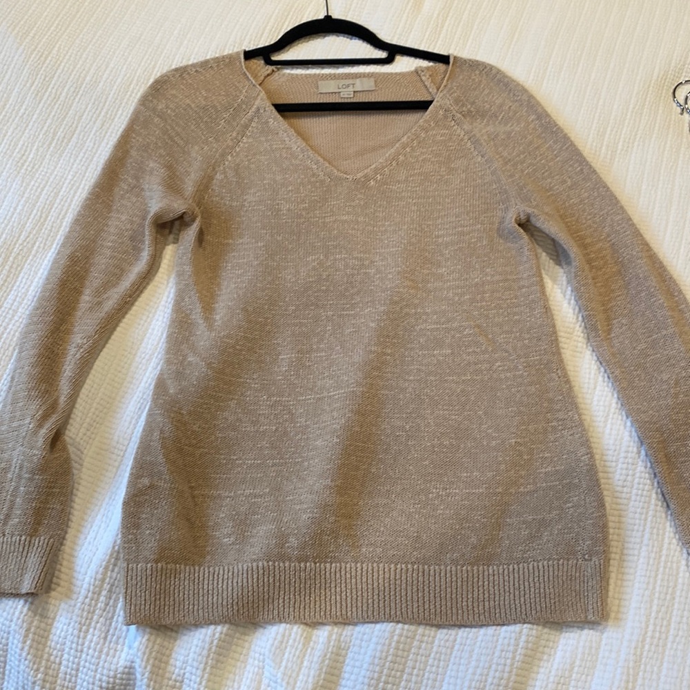 EUC Loft Beige sweater